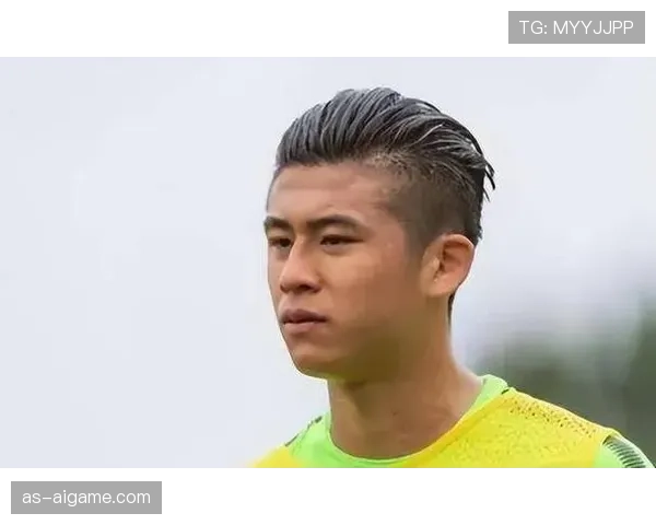 张玉宁这生活也太“网红”了，豪车自己开早餐却只喝速溶茶？